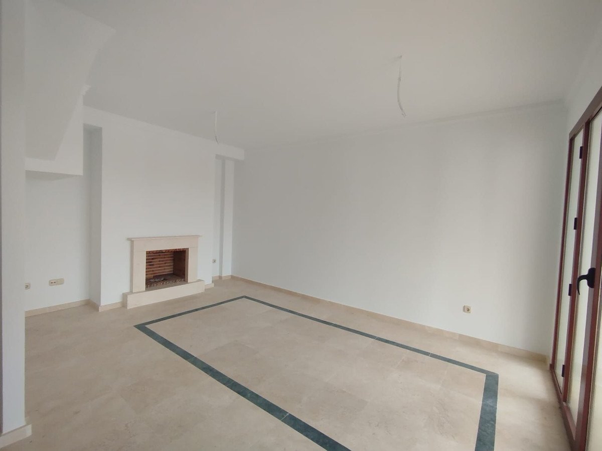 2 Bed Townhouse in Doña Julia