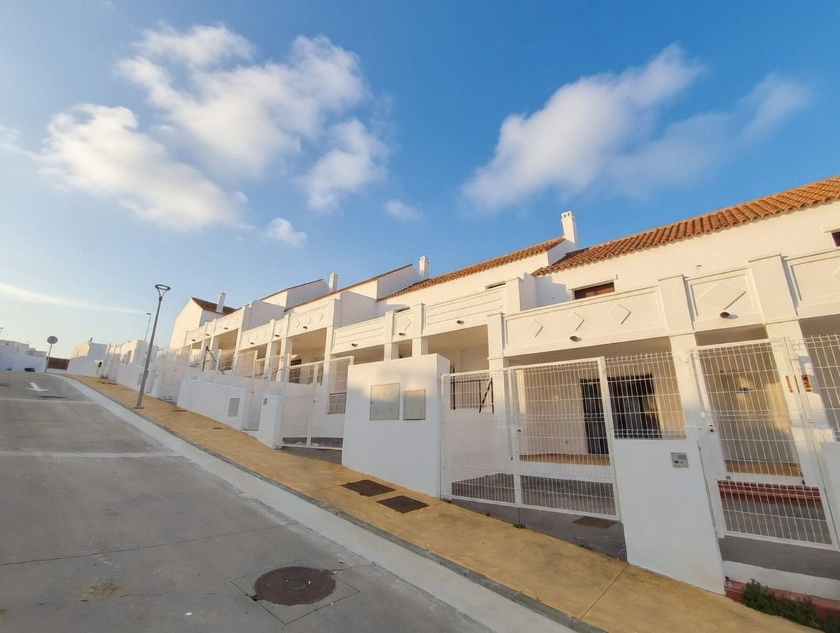 2 Bed Townhouse in Doña Julia