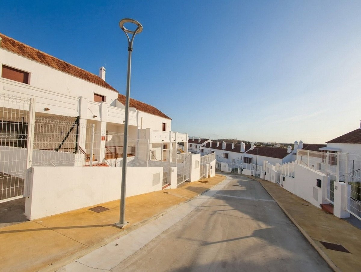 2 Bed Townhouse in Doña Julia