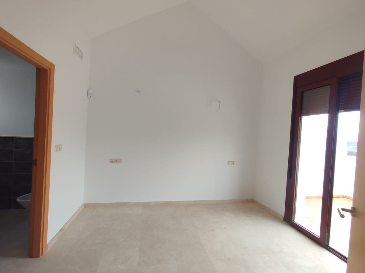 2 Bed Townhouse in Doña Julia