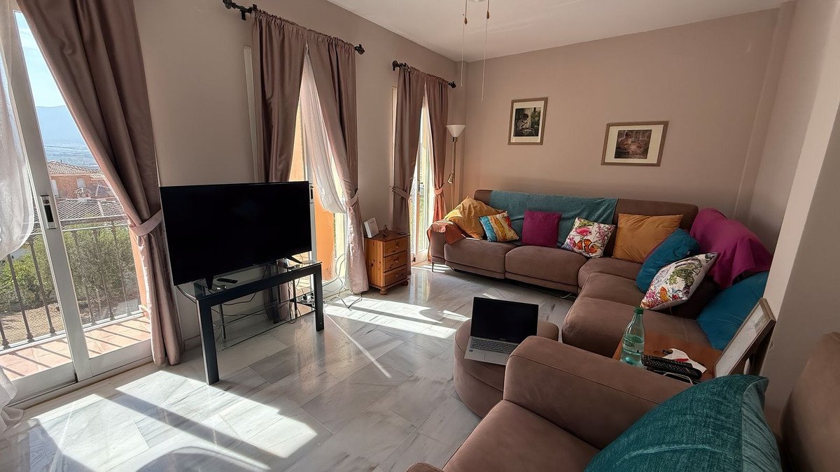 4 Bed Detached Villa in Coín