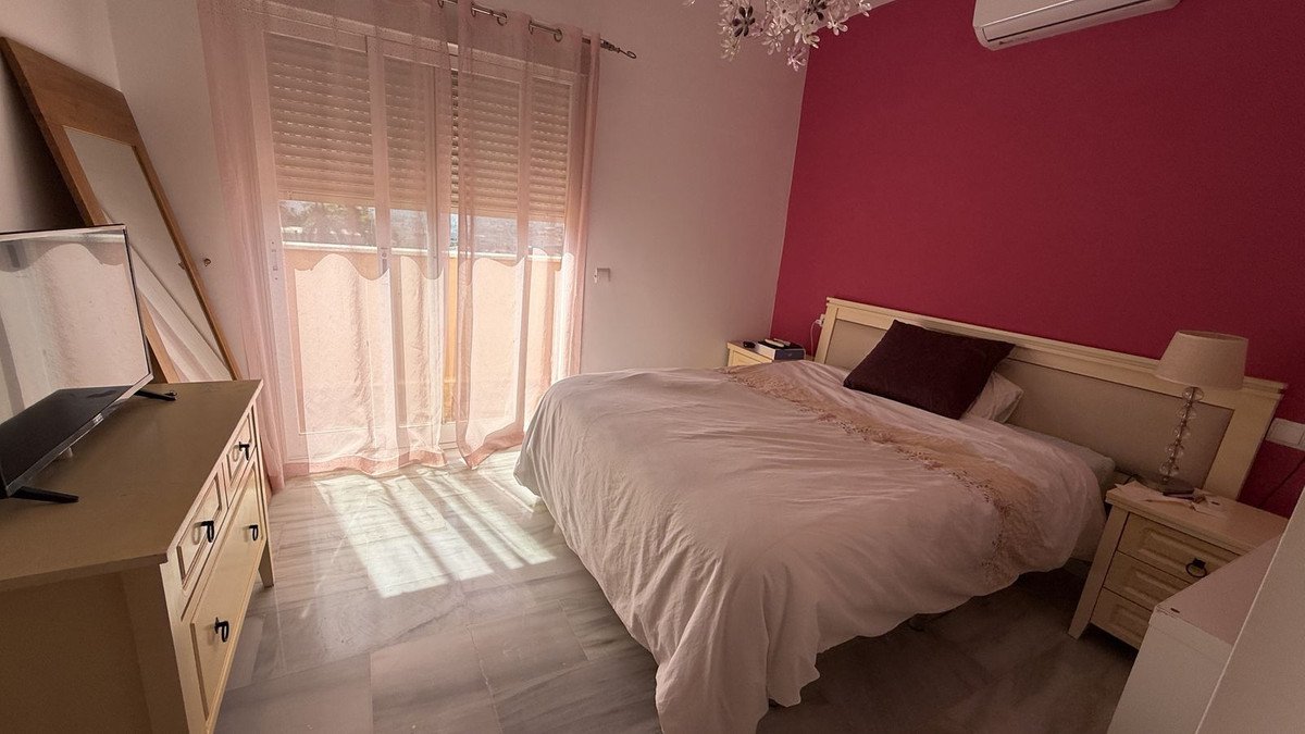 4 Bed Detached Villa in Coín