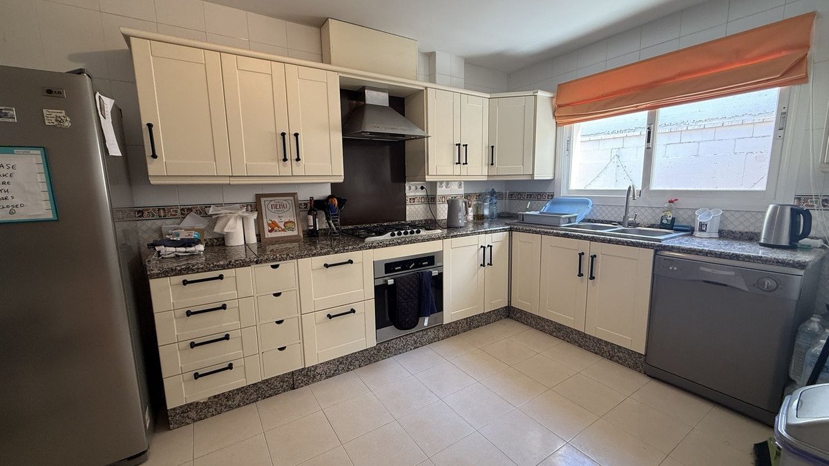 4 Bed Detached Villa in Coín