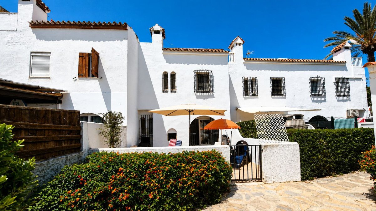 3 Bed Townhouse in Casares Playa
