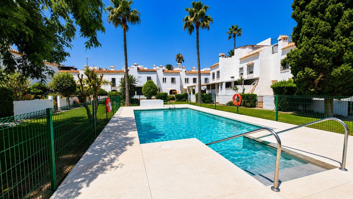 3 Bed Townhouse in Casares Playa