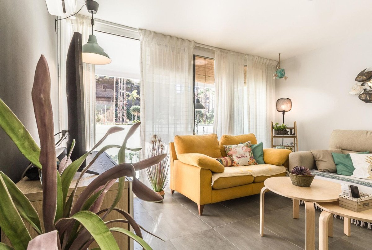 3 Bed Middle Floor Apartment in Almuñecar
