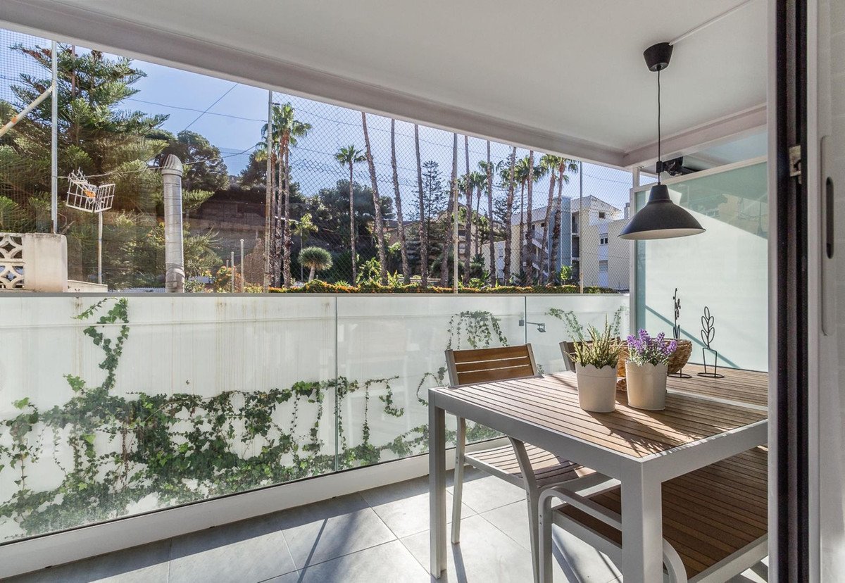 3 Bed Middle Floor Apartment in Almuñecar