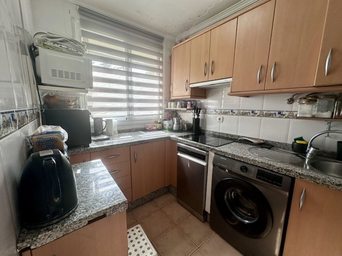 3 Bed Middle Floor Apartment in Estepona
