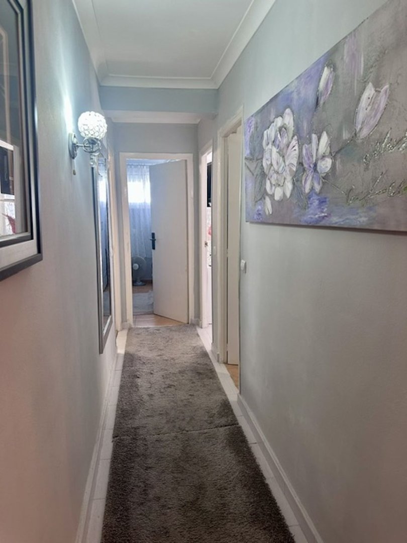 3 Bed Middle Floor Apartment in Estepona