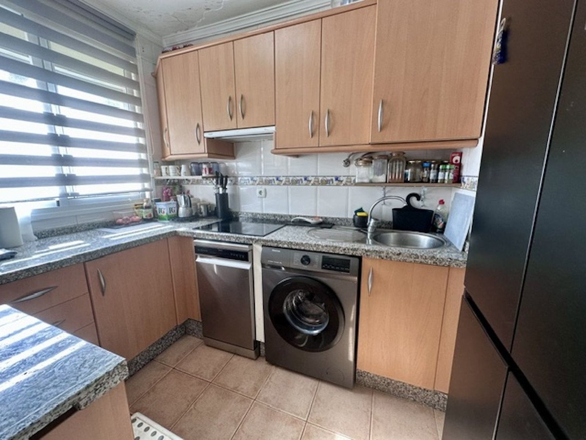 3 Bed Middle Floor Apartment in Estepona