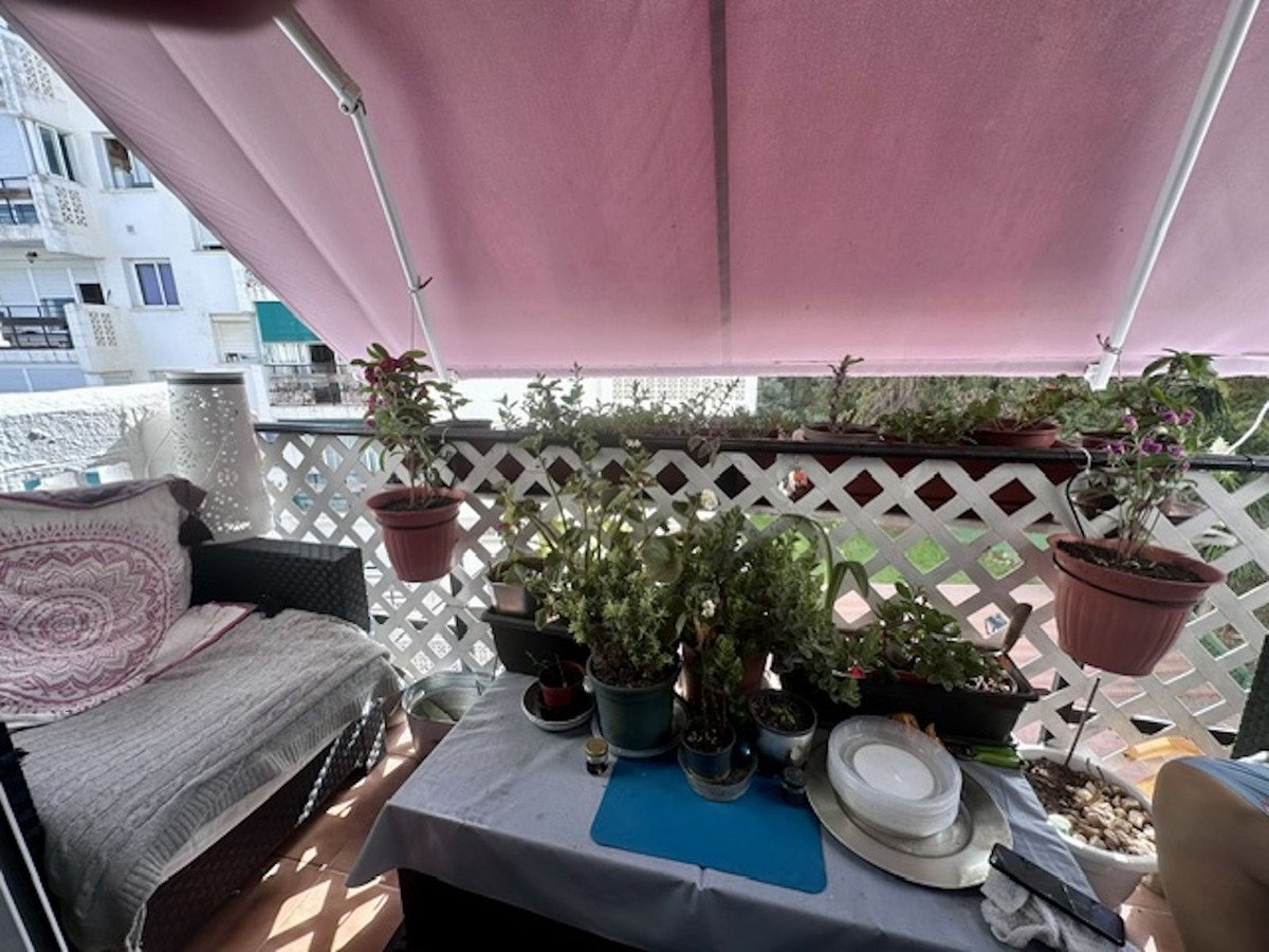 3 Bed Middle Floor Apartment in Estepona
