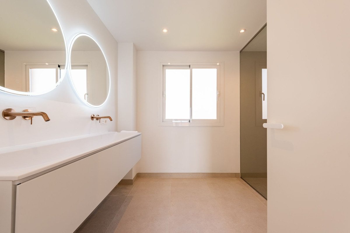 2 Bed Penthouse in Atalaya