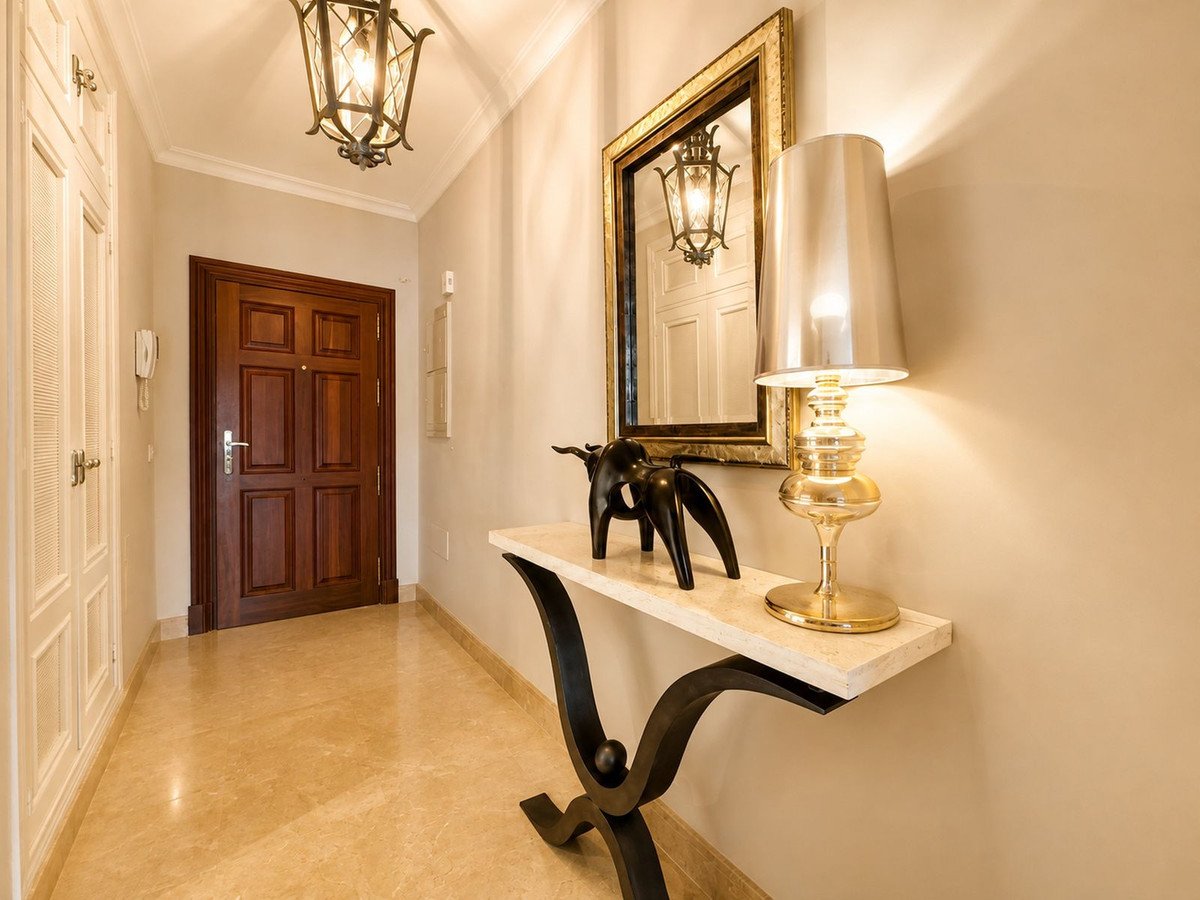 2 Bed Middle Floor Apartment in Los Flamingos