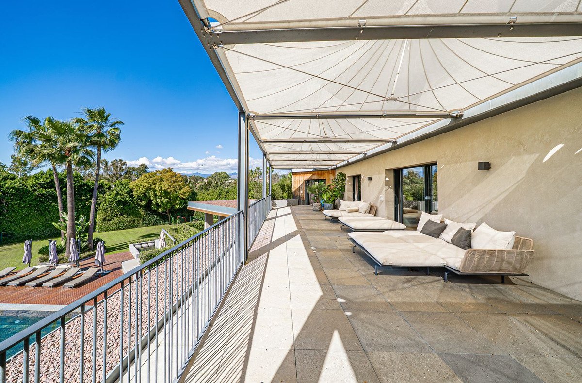 8 Bed Detached Villa in Guadalmina Baja