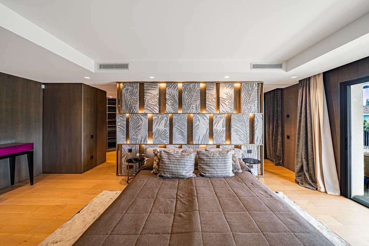 8 Bed Detached Villa in Guadalmina Baja