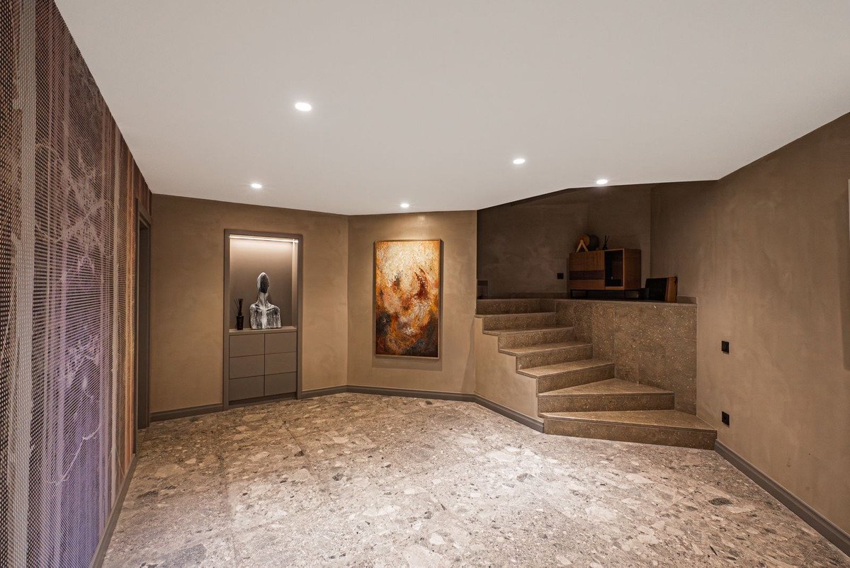 8 Bed Detached Villa in Guadalmina Baja