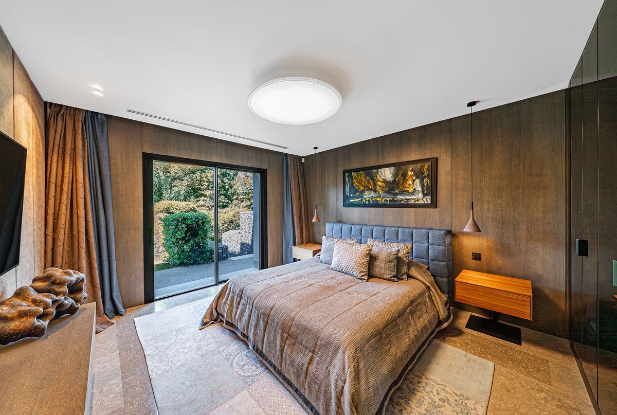 8 Bed Detached Villa in Guadalmina Baja