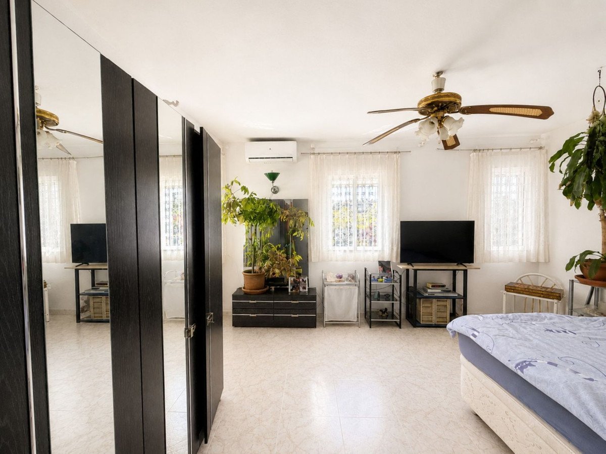 3 Bed Detached Villa in Estepona