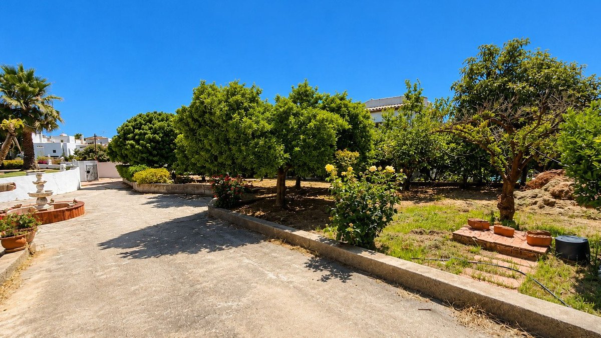3 Bed Detached Villa in Estepona