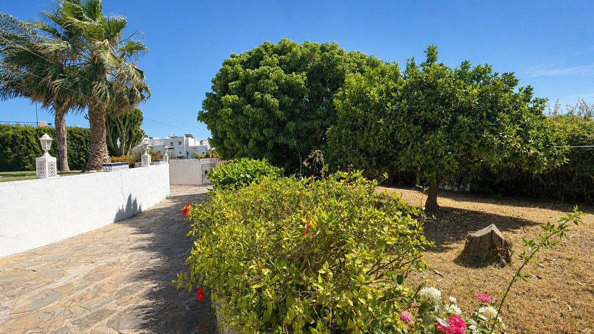 3 Bed Detached Villa in Estepona