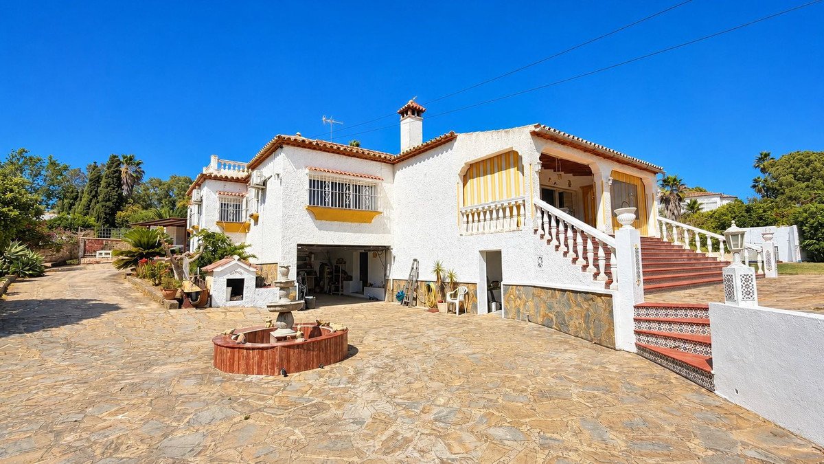 3 Bed Detached Villa in Estepona