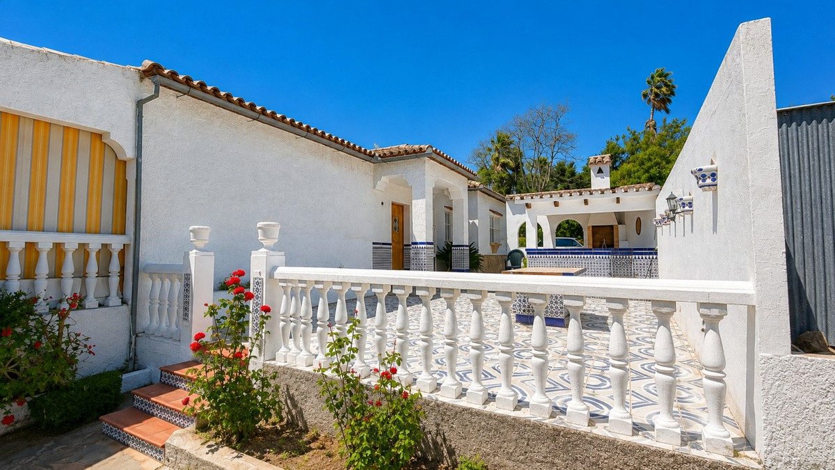 3 Bed Detached Villa in Estepona
