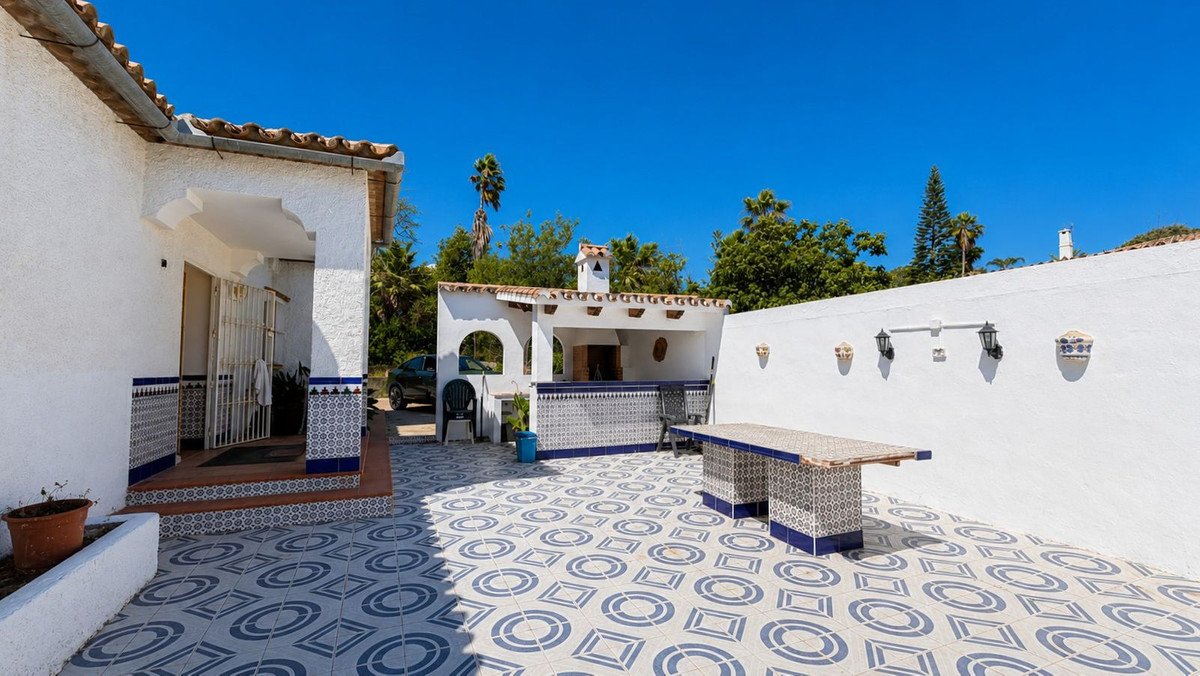 3 Bed Detached Villa in Estepona