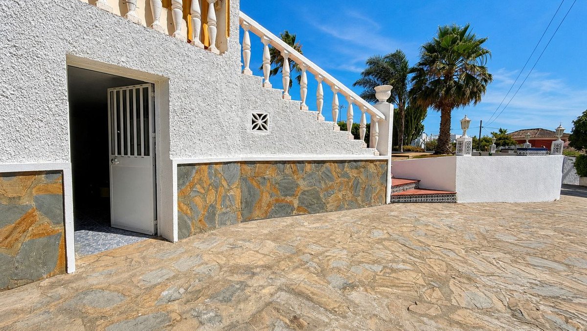 3 Bed Detached Villa in Estepona