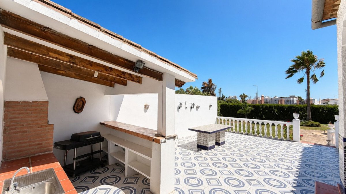 3 Bed Detached Villa in Estepona