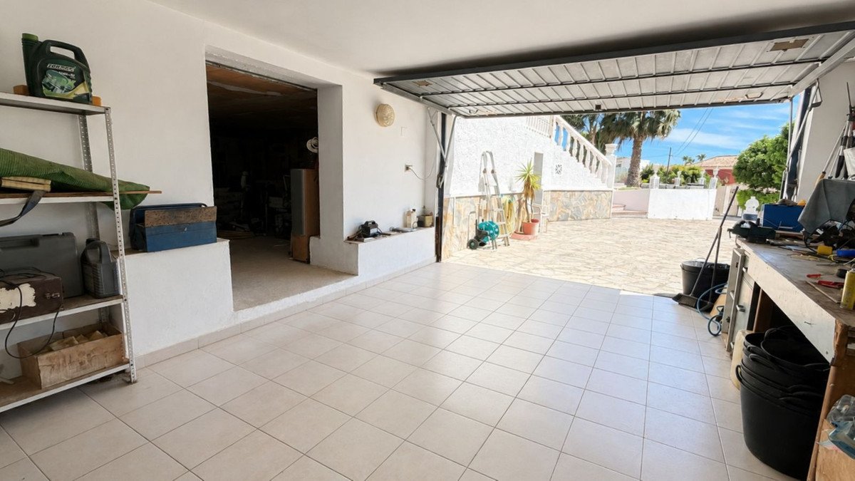 3 Bed Detached Villa in Estepona