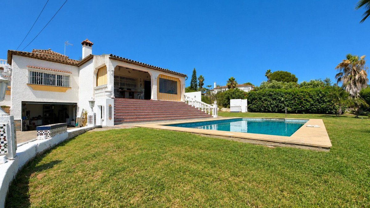 3 Bed Detached Villa in Estepona