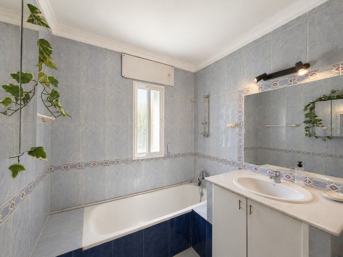 3 Bed Detached Villa in Estepona