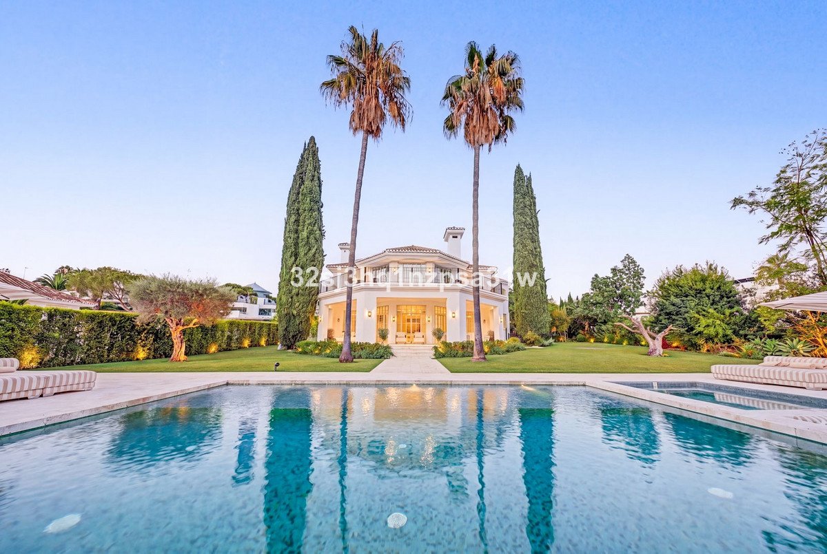 5 Bed Detached Villa in Nueva Andalucía