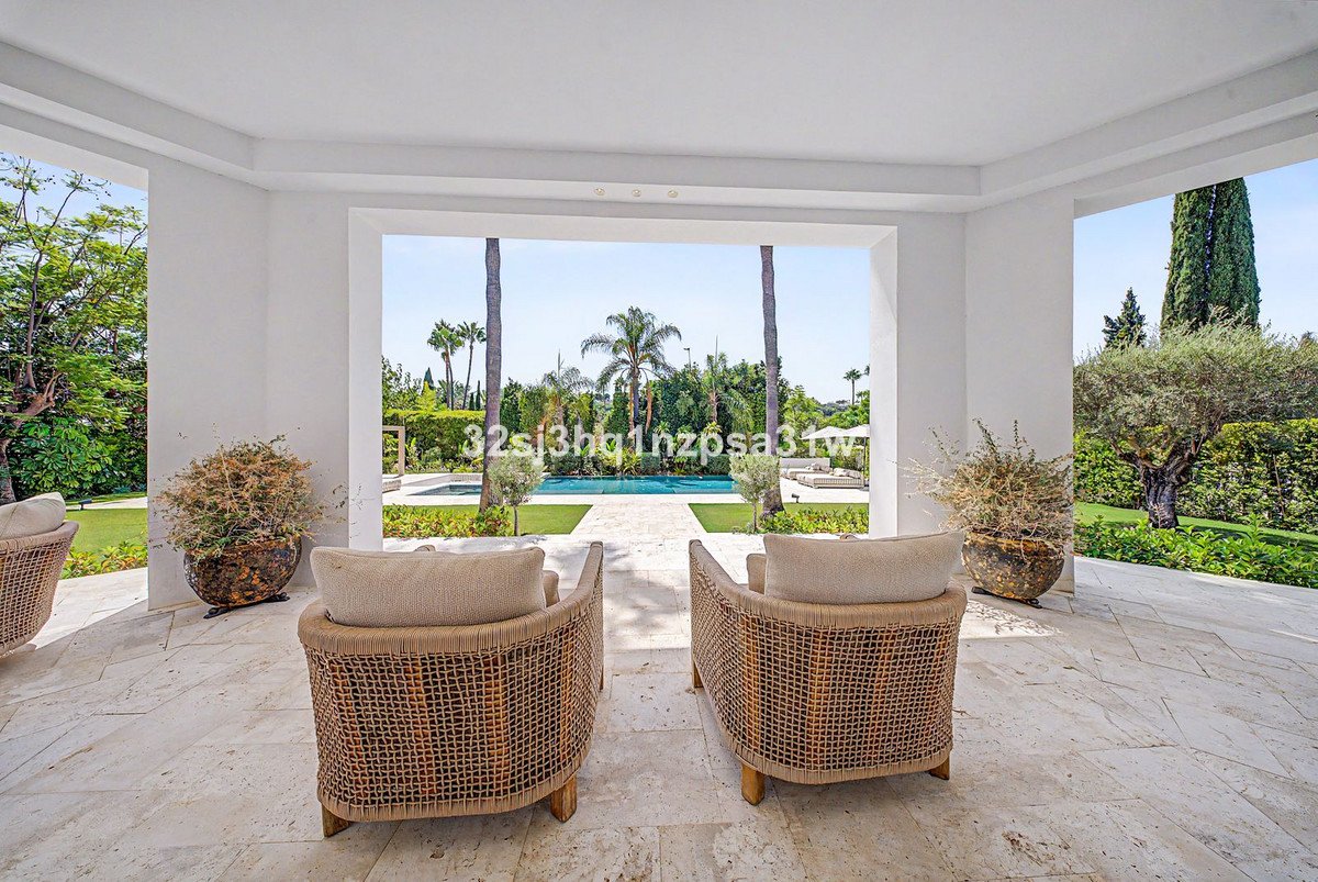 5 Bed Detached Villa in Nueva Andalucía