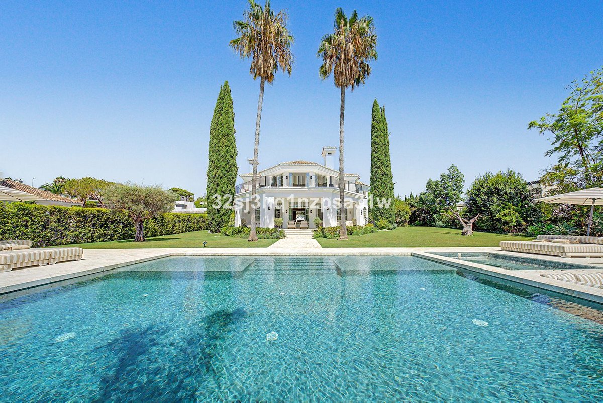 5 Bed Detached Villa in Nueva Andalucía