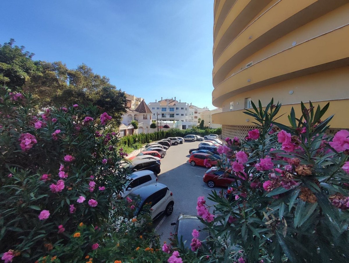1 Bed Middle Floor Apartment in Fuengirola