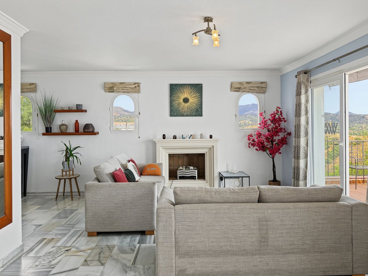 2 Bed Penthouse Duplex in Estepona