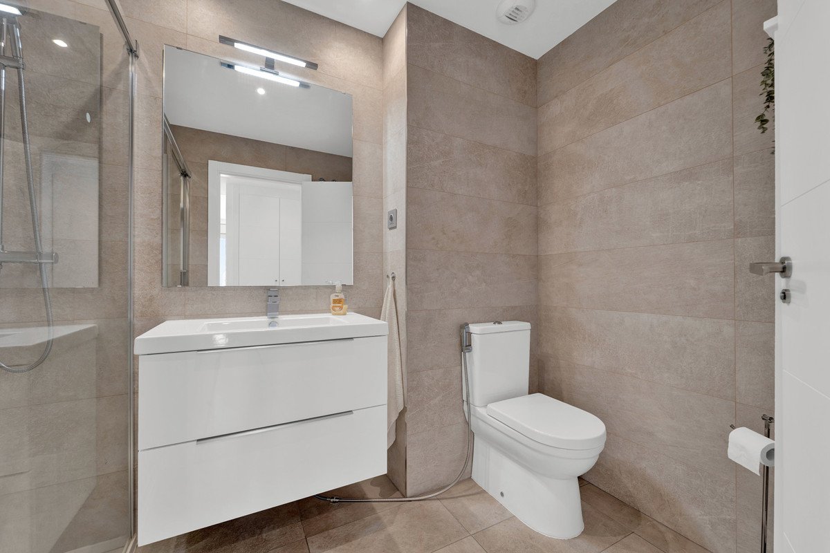 2 Bed Ground Floor Apartment in Benalmadena Pueblo