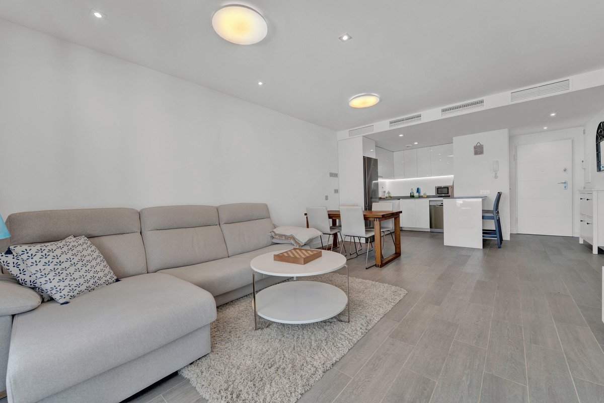2 Bed Ground Floor Apartment in Benalmadena Pueblo