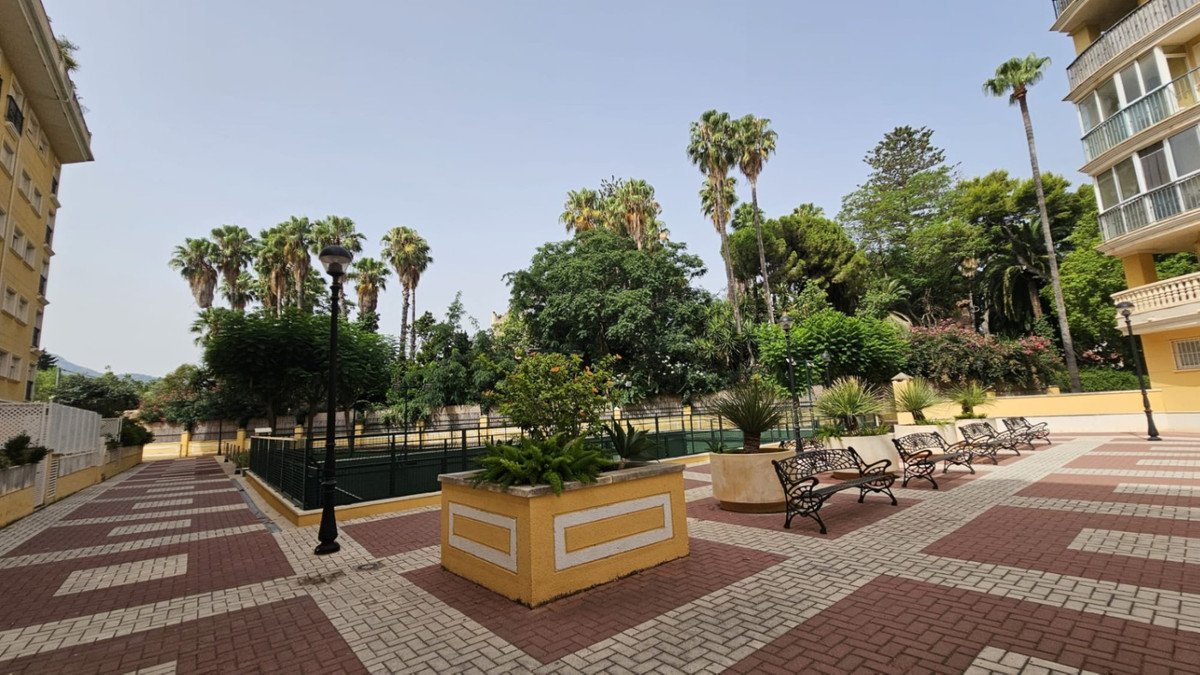 3 Bed Top Floor Apartment in Denia