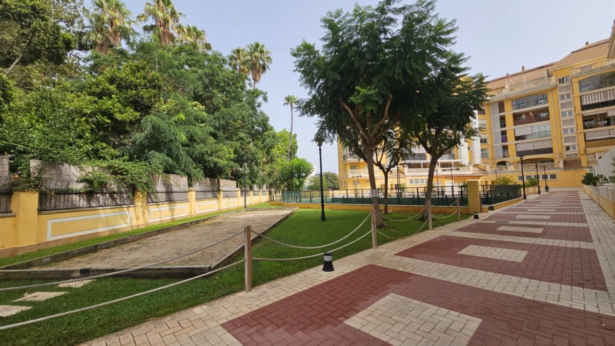 3 Bed Top Floor Apartment in Denia