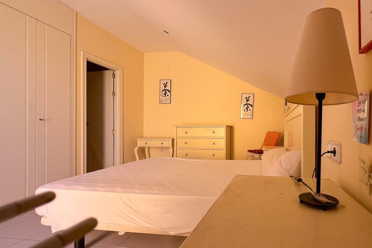 4 Bed Middle Floor Apartment in Denia