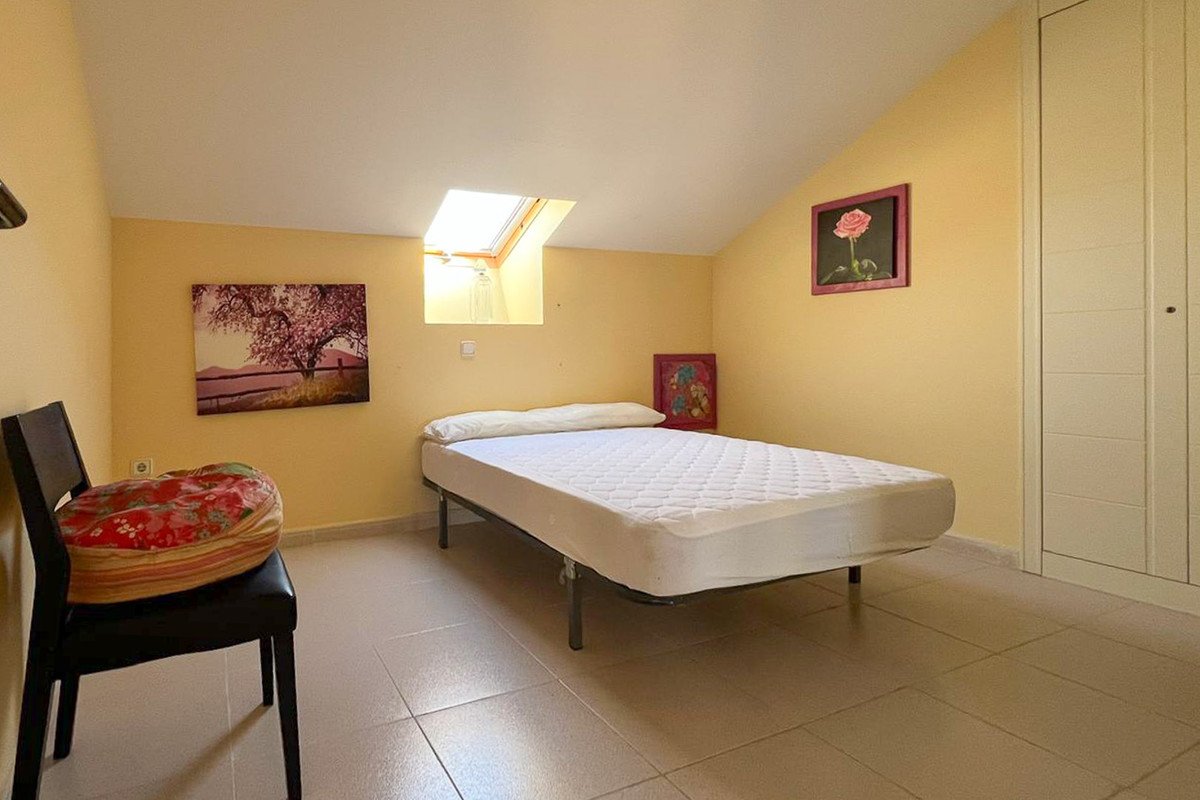 4 Bed Middle Floor Apartment in Denia