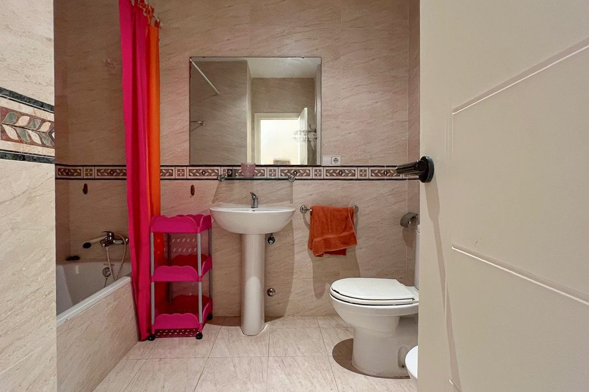 4 Bed Middle Floor Apartment in Denia