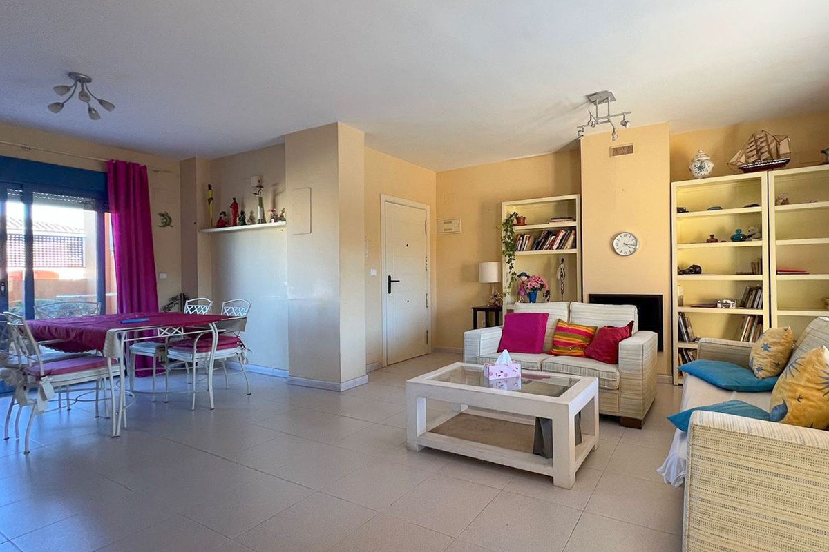 4 Bed Middle Floor Apartment in Denia
