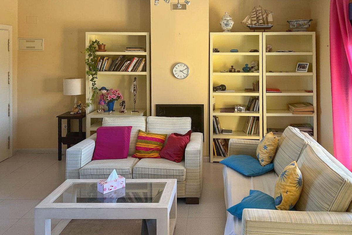 4 Bed Middle Floor Apartment in Denia
