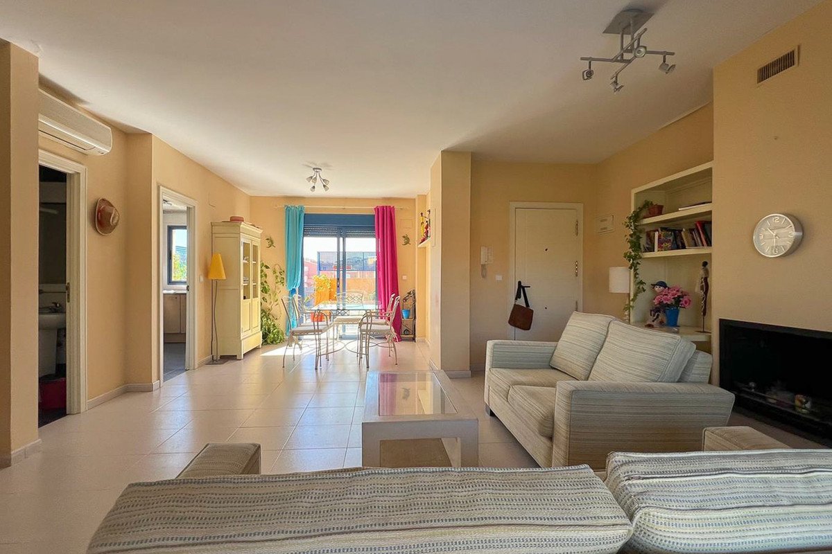 4 Bed Middle Floor Apartment in Denia