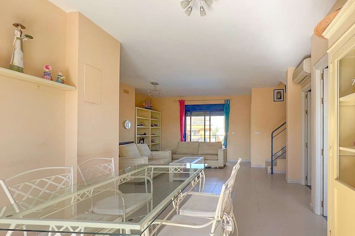 4 Bed Middle Floor Apartment in Denia