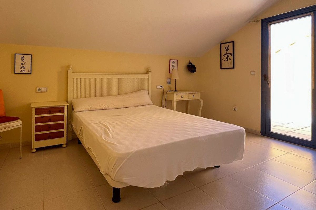 4 Bed Middle Floor Apartment in Denia