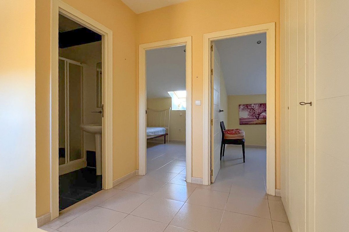 4 Bed Middle Floor Apartment in Denia